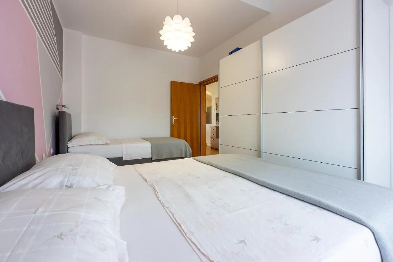 Kijara Apartmani Crikvenica 0*,
