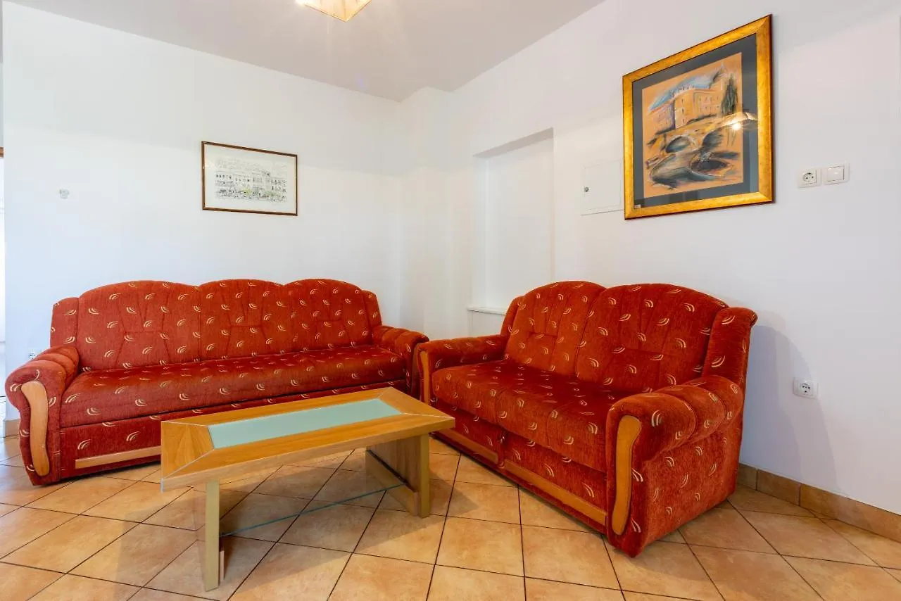 Kijara Apartmani Crikvenica 0*,