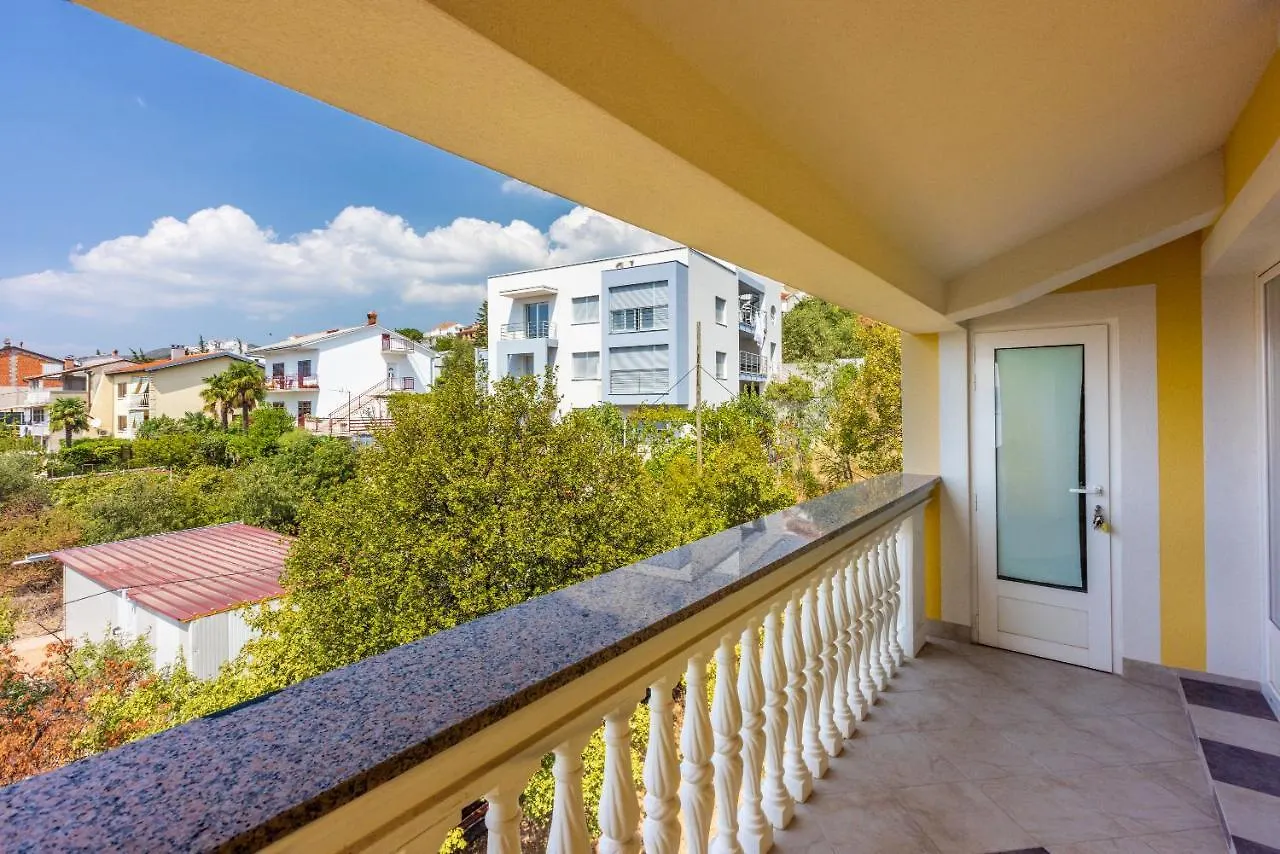Kijara Apartmani Crikvenica 0*,