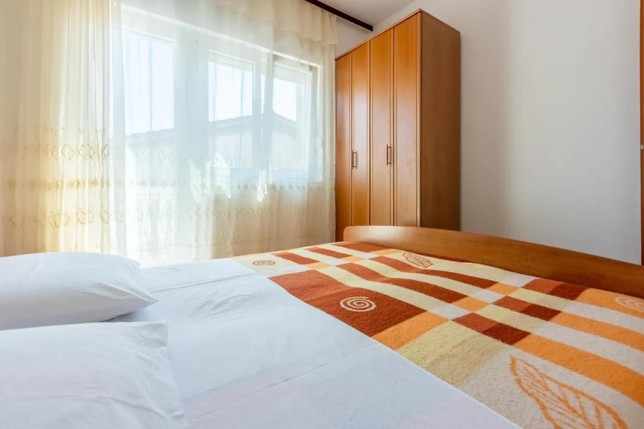 Kijara Apartmani Crikvenica 0*,