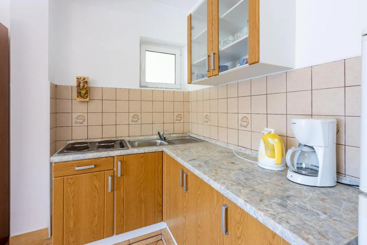 Kijara Apartmani Crikvenica 0*,