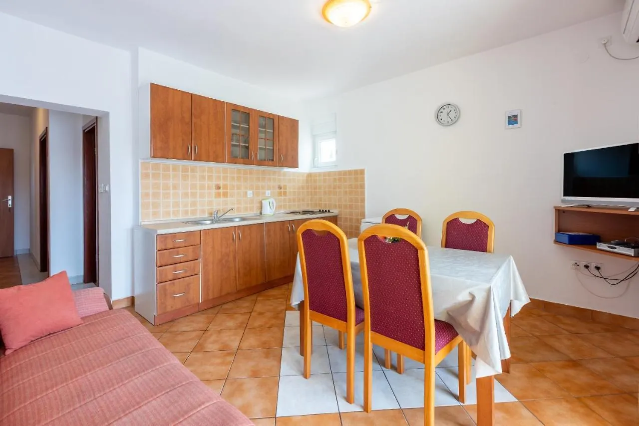 Kijara Apartmani Crikvenica 0*,
